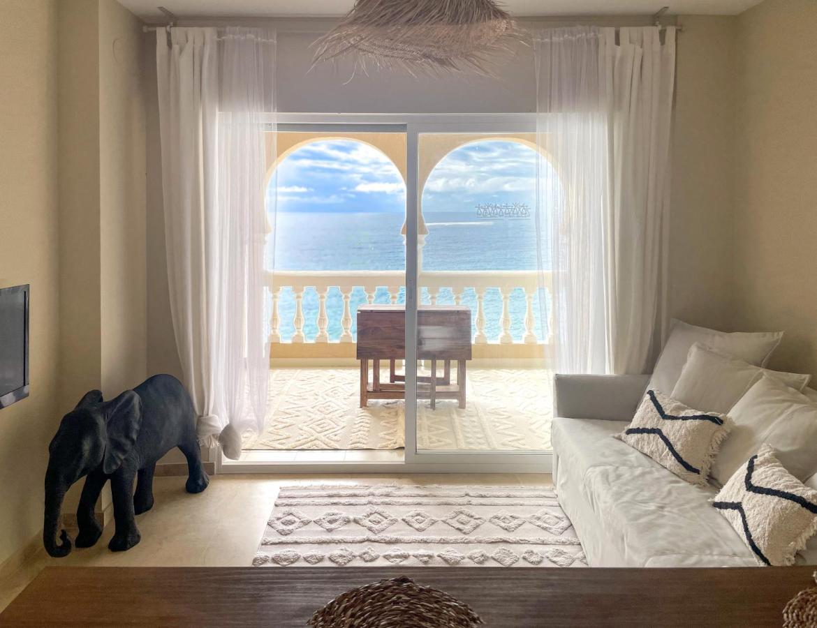 Sea Romantic Beachfront Cotobro Beach, Appartamento
