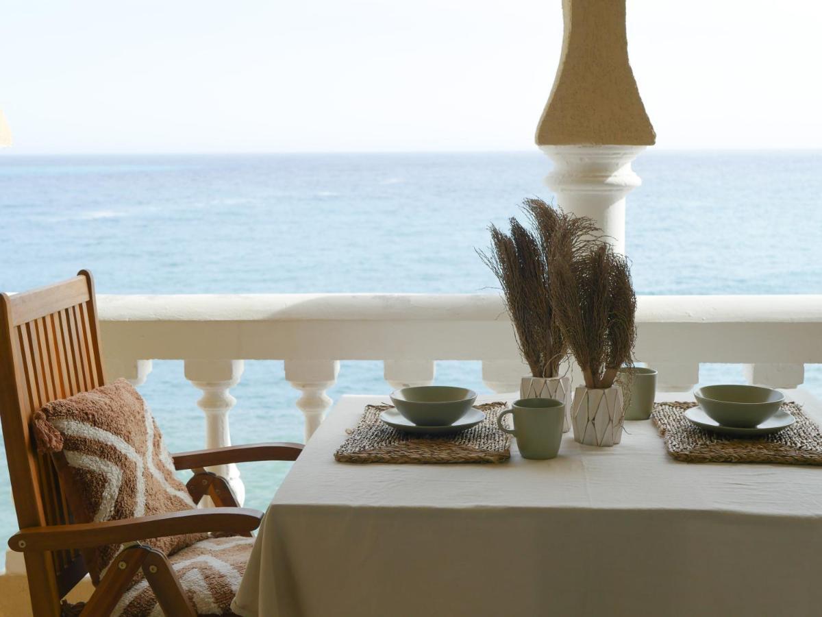 Sea Romantic Beachfront Cotobro Beach, Appartement
