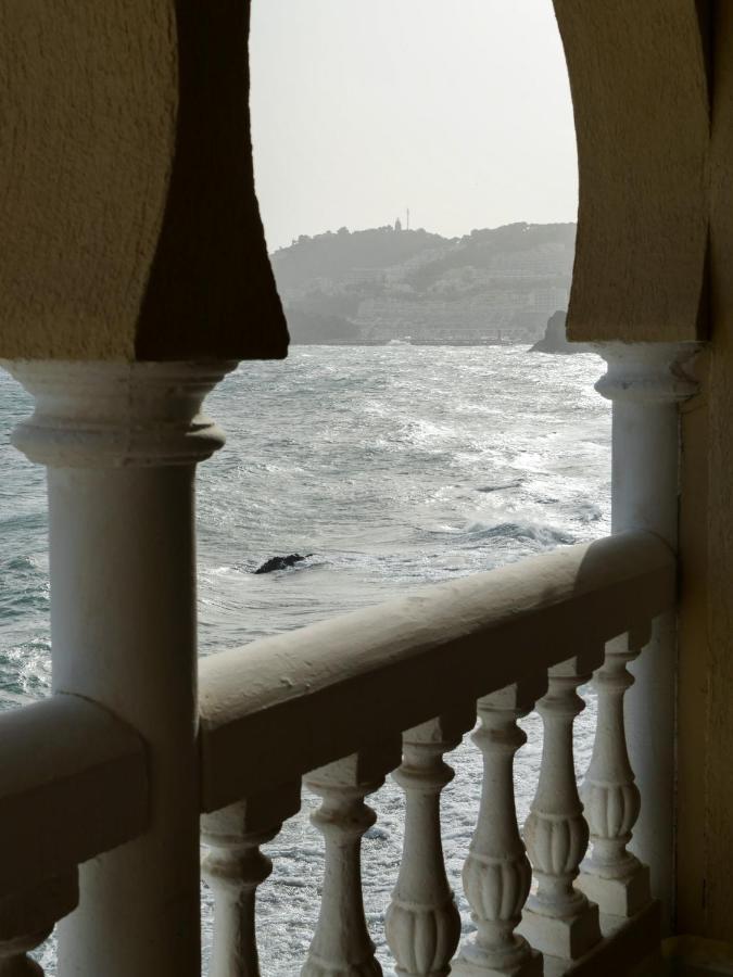 Sea Romantic Beachfront Cotobro Beach,