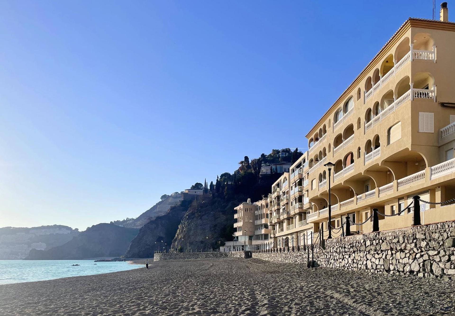 Sea Romantic Beachfront Cotobro Beach, Appartement *